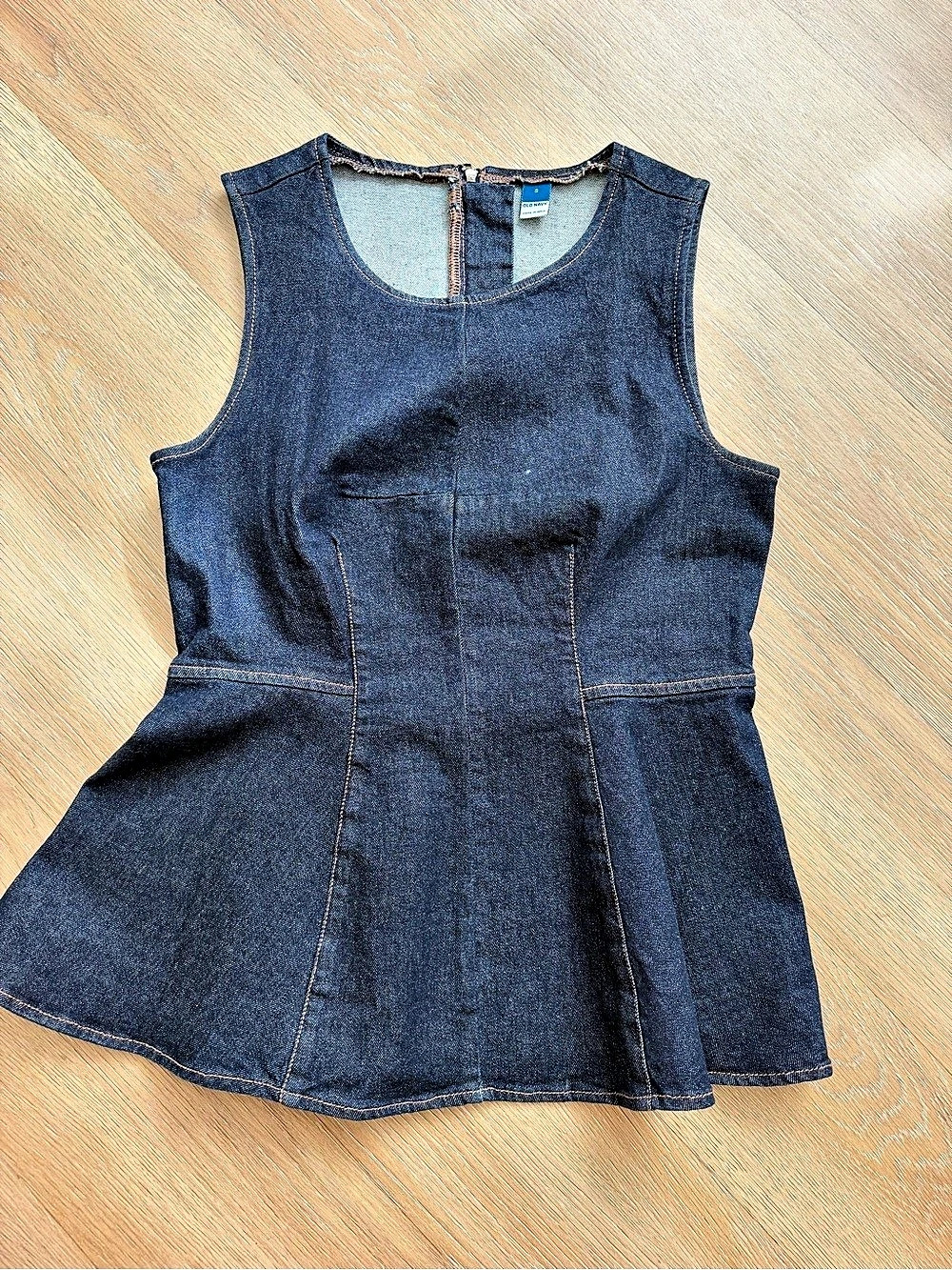 Old Navy Denim top Small Like New